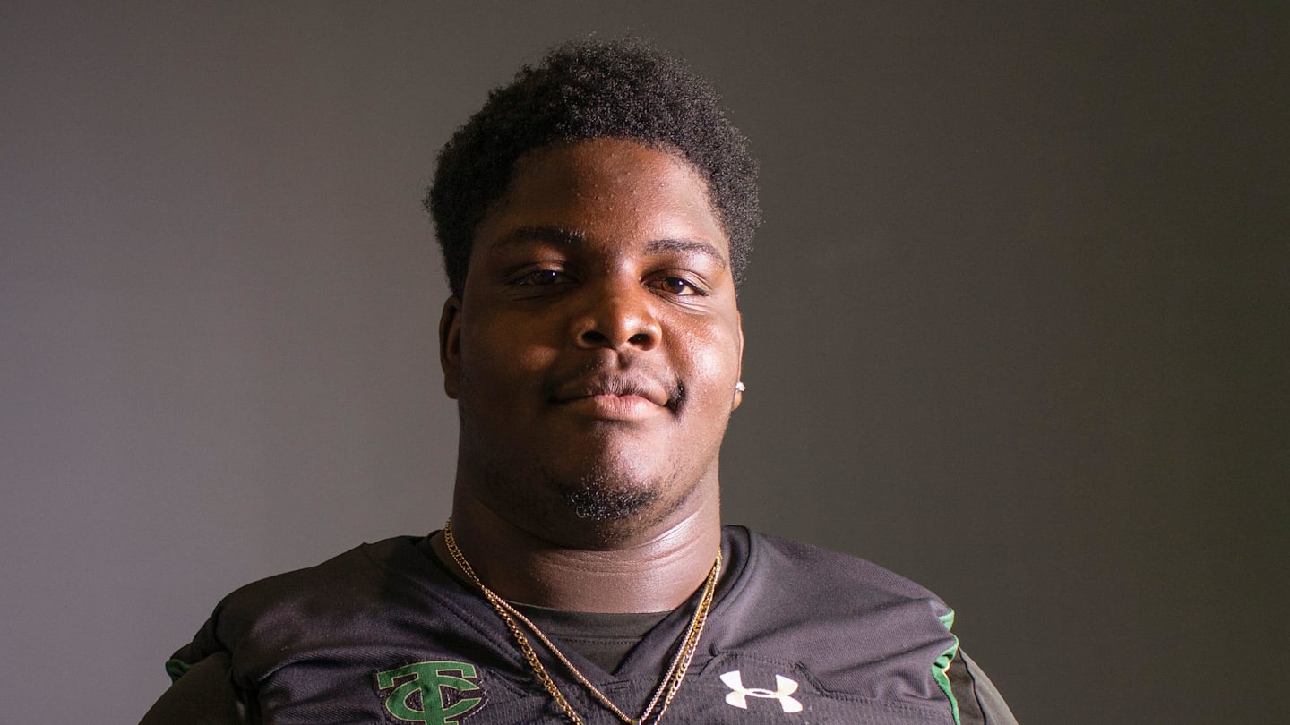 Auburn to Host Miami Transfer OL After Hurricanes Teammate Commits to Tigers