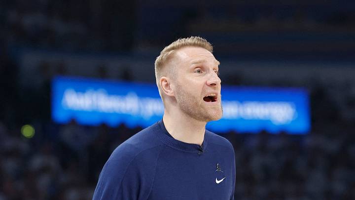 Apr 20, 2025; Oklahoma City, Oklahoma, USA; Memphis Grizzlies head coach Tuomas Lisalo yells to his team during a play in the first quarter against the Oklahoma City Thunder at Paycom Center. Mandatory Credit: Alonzo Adams-Imagn Images Apr 20, 2025; Oklahoma City, Oklahoma, USA; Memphis Grizzlies head coach Tuomas Lisalo yells to his team during a play in the first quarter against the Oklahoma City Thunder at Paycom Center. Mandatory Credit: Alonzo Adams-Imagn Images
