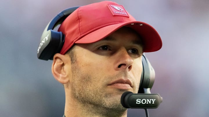 Former Arizona Cardinals head coach Jonathan Gannon against the Atlanta Falcons at State Farm Stadium