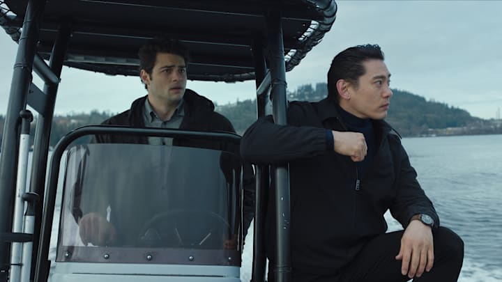 The Recruit. (L to R) Noah Centineo as Owen Hendricks, Teo Yoo as Jang Kyun Kim in Episode 206 of The Recruit. Cr. Courtesy of Netflix © 2024