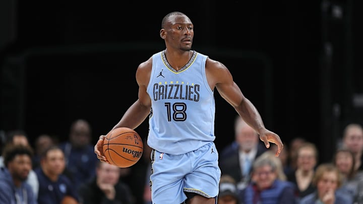 Los Lakers podrían firmar a Bismack Biyombo como uno de los sustitutos de Anthony Davis 