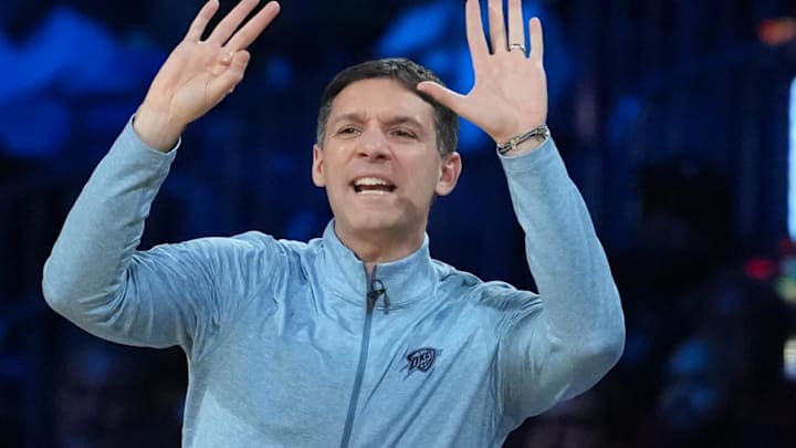 Dec 13, 2025; Las Vegas, Nevada, USA; Oklahoma City Thunder head coach Mark Daigneault calls a play from the sidelines against the San Antonio Spurs during the second quarter at T-Mobile Arena. Mandatory Credit: Kirby Lee-Imagn Images Dec 13, 2025; Las Vegas, Nevada, USA; Oklahoma City Thunder head coach Mark Daigneault calls a play from the sidelines against the San Antonio Spurs during the second quarter at T-Mobile Arena. Mandatory Credit: Kirby Lee-Imagn Images
