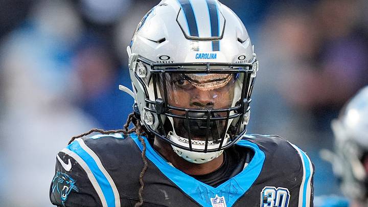 Dec 22, 2024; Charlotte, North Carolina, USA; Carolina Panthers linebacker Jadeveon Clowney (7) during the second half against the Arizona Cardinals at Bank of America Stadium. Mandatory Credit: Jim Dedmon-Imagn Images Dec 22, 2024; Charlotte, North Carolina, USA; Carolina Panthers linebacker Jadeveon Clowney (7) during the second half against the Arizona Cardinals at Bank of America Stadium. Mandatory Credit: Jim Dedmon-Imagn Images