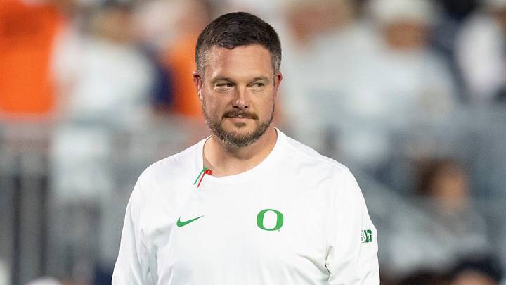 Oregon head coach Dan Lanning walks the field during warmups as the Oregon Ducks face the Penn State Nittany Lions on Sept. 27, 2025, at Beaver Stadium in University Park, Pennsylvania. Oregon head coach Dan Lanning walks the field during warmups as the Oregon Ducks face the Penn State Nittany Lions on Sept. 27, 2025, at Beaver Stadium in University Park, Pennsylvania.