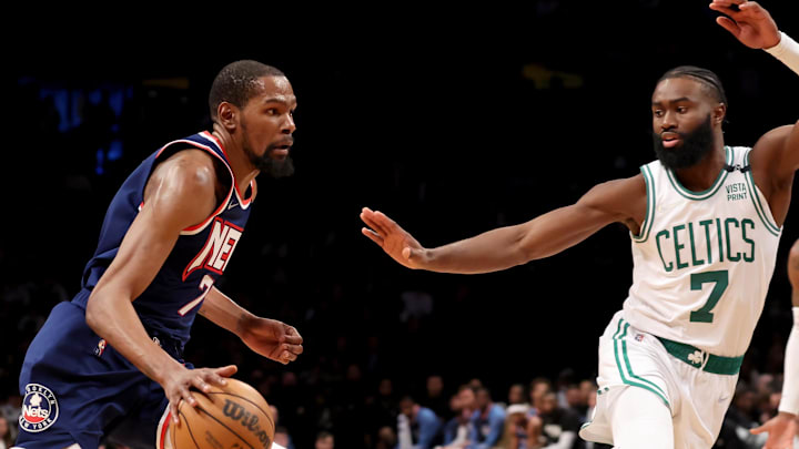 Apr 25, 2022; Brooklyn, New York, USA; Brooklyn Nets forward Kevin Durant (7) drives to the basket