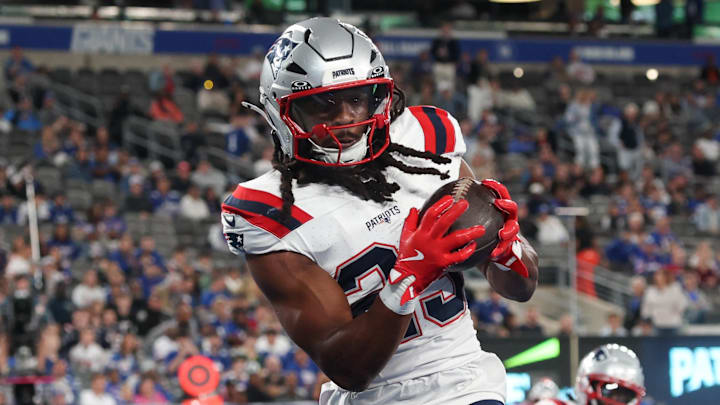 Aug 21, 2025; East Rutherford, New Jersey, USA; New England Patriots safety Kyle Dugger (23) interception a pass in the end zone during the first half against the New York Giants at MetLife Stadium. Mandatory Credit: Vincent Carchietta-Imagn Images Aug 21, 2025; East Rutherford, New Jersey, USA; New England Patriots safety Kyle Dugger (23) interception a pass in the end zone during the first half against the New York Giants at MetLife Stadium. Mandatory Credit: Vincent Carchietta-Imagn Images