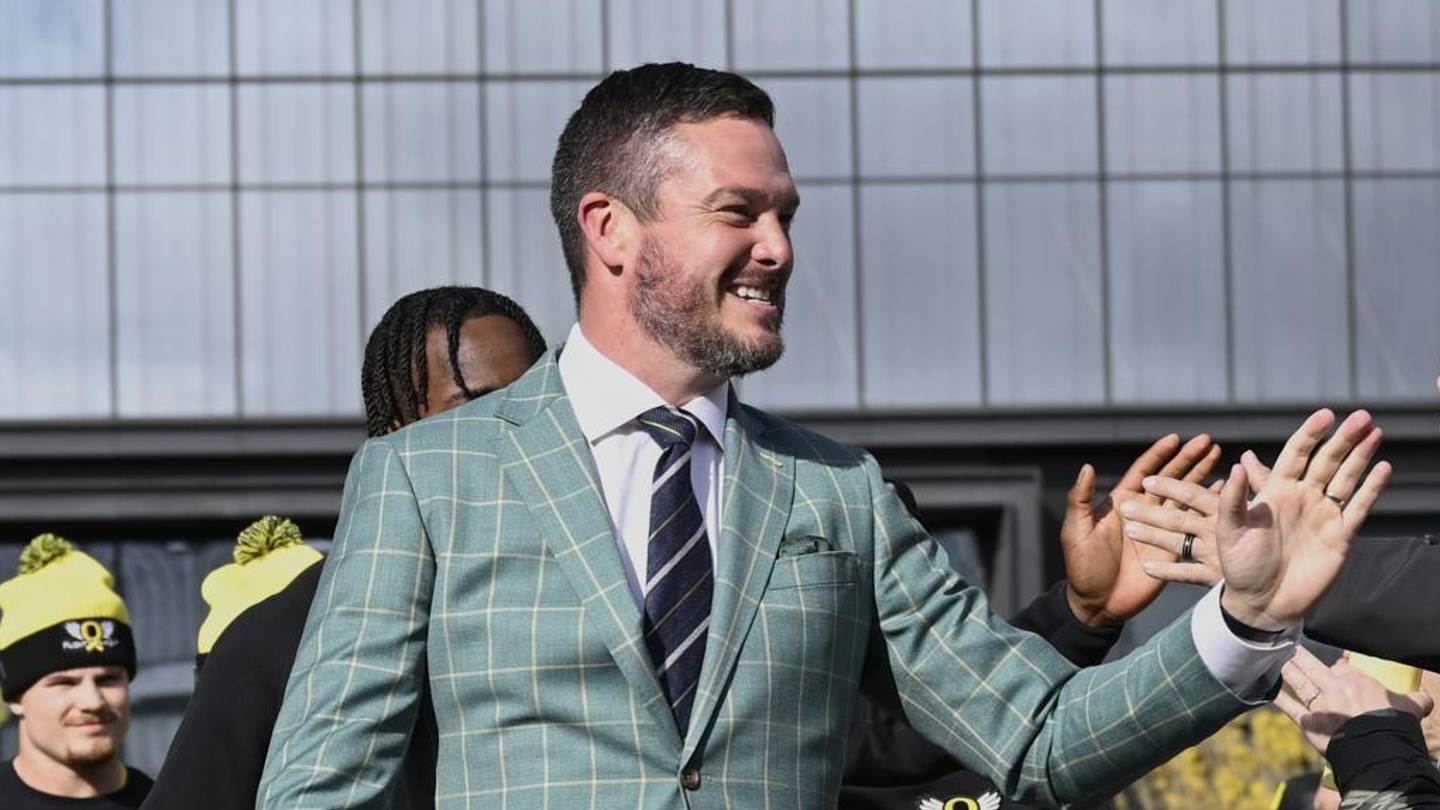 Three Oregon Ducks That Dan Lanning Must Trust Next Season