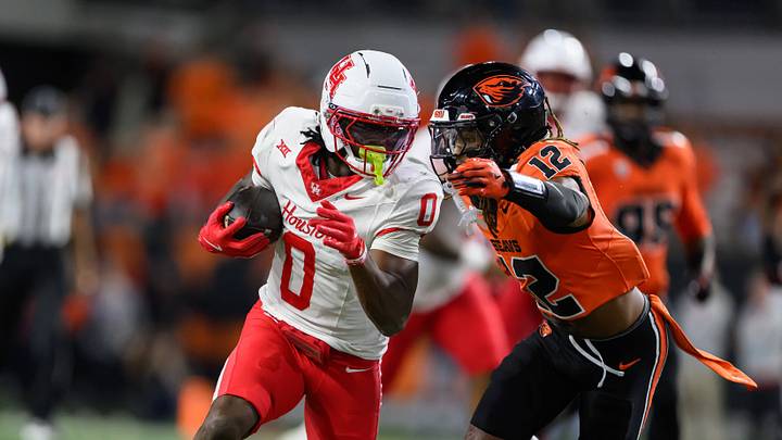 Sep 26, 2025; Corvallis, Oregon, USA; Houston Cougars wide receiver Amare Thomas (0) runs the ball during the fourth quarter against the Oregon State Beavers at Reser Stadium. Mandatory Credit: Craig Strobeck-Imagn Images Sep 26, 2025; Corvallis, Oregon, USA; Houston Cougars wide receiver Amare Thomas (0) runs the ball during the fourth quarter against the Oregon State Beavers at Reser Stadium. Mandatory Credit: Craig Strobeck-Imagn Images
