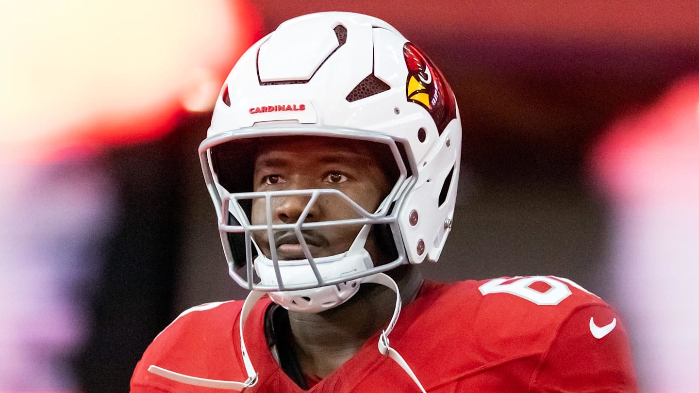 Stay or Go? Cardinals Would Love Veteran Tackle Back