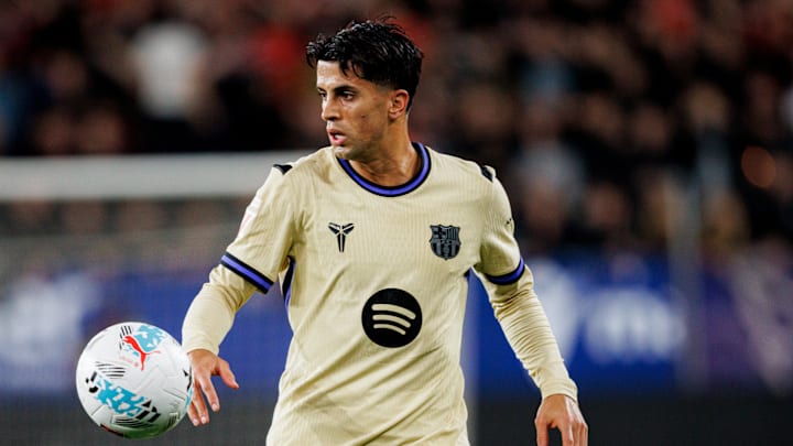 Joao Cancelo est entré dans l'histoire suite au sacre du Barça en Liga. Joao Cancelo est entré dans l'histoire suite au sacre du Barça en Liga.