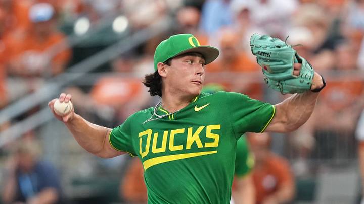 Jun 7, 2026; Austin, TX, USA; Oregon Ducks pitcher Will Sanford (28) pitches during the first inning of a Super Regional game against the Texas Longhorns at UFCU Disch-Falk field in Austin, Texas. Mandatory Credit: Scott Wachter-Imagn Images