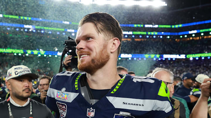 Seattle Seahawks quarterback Sam Darnold (14)