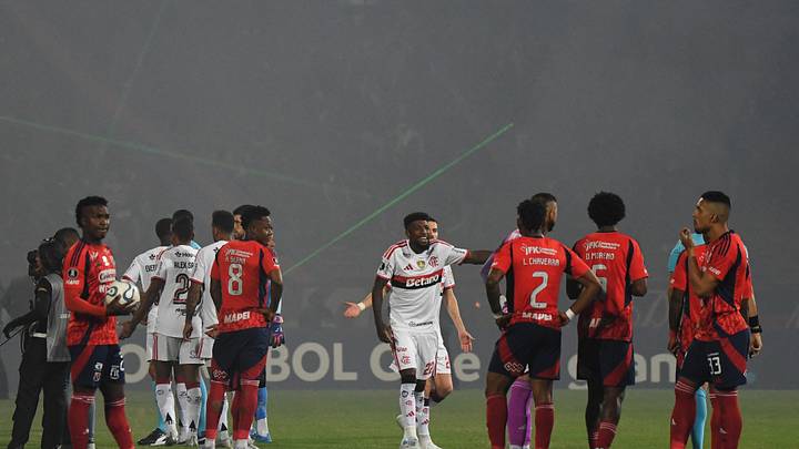Medellín x Flamengo foi interrompido no início do 1º tempo