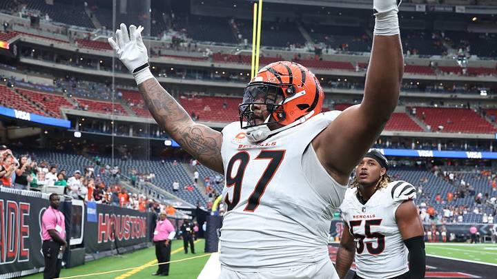 Sep 20, 2026; Houston, Texas, USA; Cincinnati Bengals defensive tackle Dexter Lawrence II (97) celebrates after defeating the Houston Texans at Reliant Stadium. Mandatory Credit: Troy Taormina-Imagn Images Sep 20, 2026; Houston, Texas, USA; Cincinnati Bengals defensive tackle Dexter Lawrence II (97) celebrates after defeating the Houston Texans at Reliant Stadium. Mandatory Credit: Troy Taormina-Imagn Images
