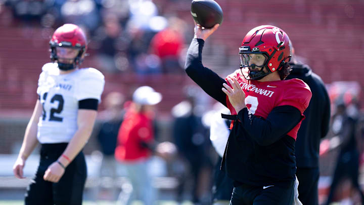 Cincinnati Bearcats quarterback Brendan Sorsby (2) throws a pass during the Cincinnati Bearcats football spring practice at Nippert Stadium on Saturday, April 12, 2025. Cincinnati Bearcats quarterback Brendan Sorsby (2) throws a pass during the Cincinnati Bearcats football spring practice at Nippert Stadium on Saturday, April 12, 2025.