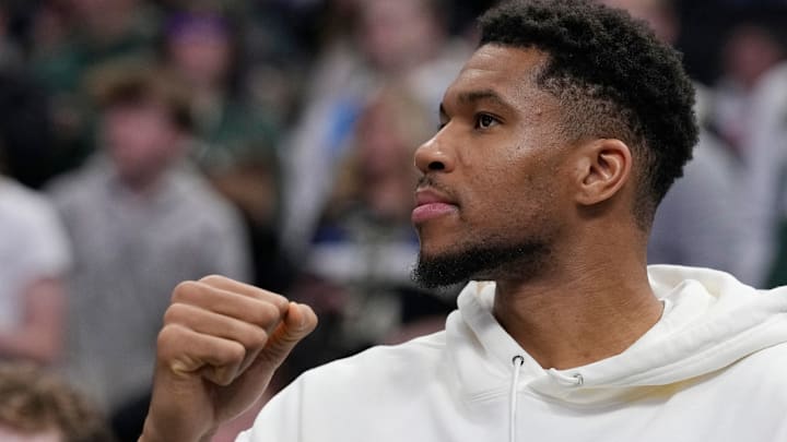 Detroit Pistons v Milwaukee Bucks Detroit Pistons v Milwaukee Bucks