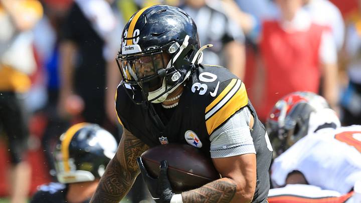 Pittsburgh Steelers running back Jaylen Warren Pittsburgh Steelers running back Jaylen Warren