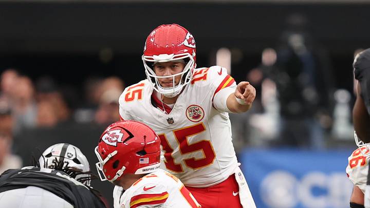 Kansas City Chiefs quarterback Patrick Mahomes (15)