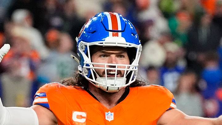 Denver Broncos linebacker Alex Singleton 