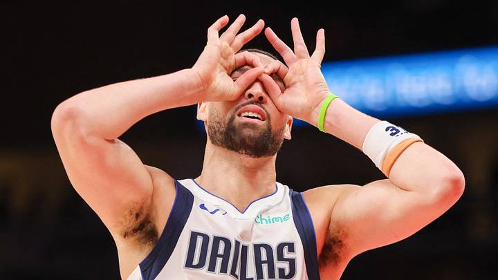 Mar 10, 2026; Atlanta, Georgia, USA; Dallas Mavericks guard Klay Thompson (31) reacts after making a three-point basket against the Atlanta Hawks in the fourth quarter at State Farm Arena. Mandatory Credit: Brett Davis-Imagn Images Mar 10, 2026; Atlanta, Georgia, USA; Dallas Mavericks guard Klay Thompson (31) reacts after making a three-point basket against the Atlanta Hawks in the fourth quarter at State Farm Arena. Mandatory Credit: Brett Davis-Imagn Images