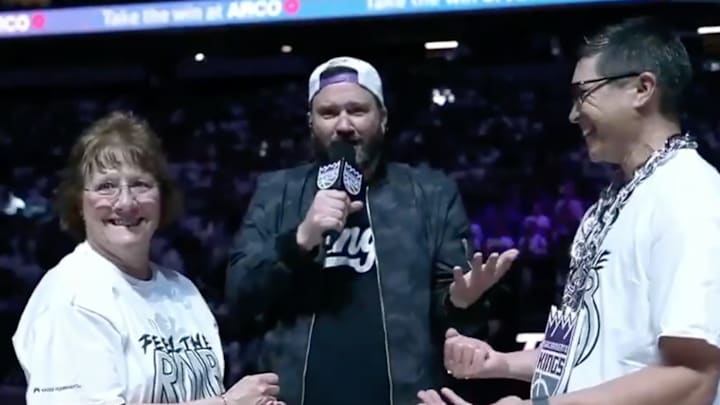 The Sacramento Kings perfect pump competition ended in a tie because that’s what the fans wanted.