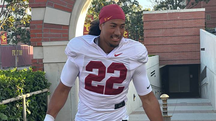 USC Trojans freshman linebacker Talanoa Ili USC Trojans freshman linebacker Talanoa Ili