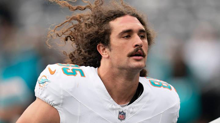 Miami Dolphins tight end Greg Dulcich