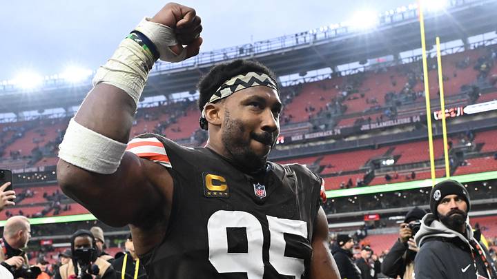 Cleveland Browns defensive end Myles Garrett (95)