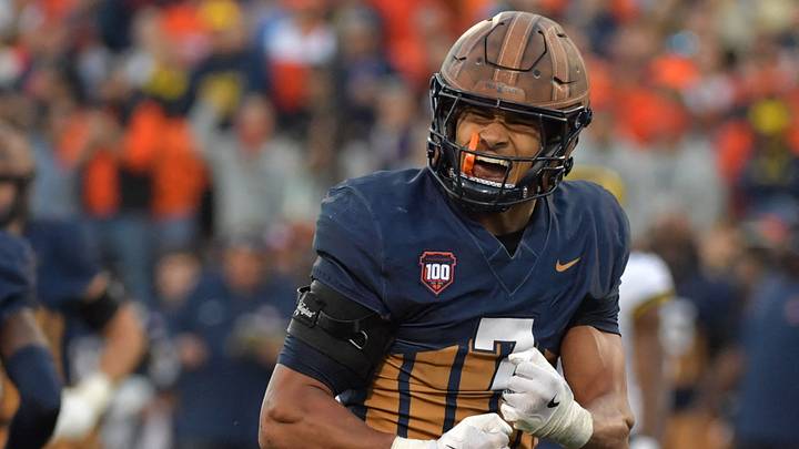 Oct 19, 2024; Champaign, Illinois, USA; Illinois Fighting Illini defensive back Matthew Bailey (7) reacts after a turnover against the Michigan Wolverines during the second half at Memorial Stadium. Mandatory Credit: Ron Johnson-Imagn Images Oct 19, 2024; Champaign, Illinois, USA; Illinois Fighting Illini defensive back Matthew Bailey (7) reacts after a turnover against the Michigan Wolverines during the second half at Memorial Stadium. Mandatory Credit: Ron Johnson-Imagn Images