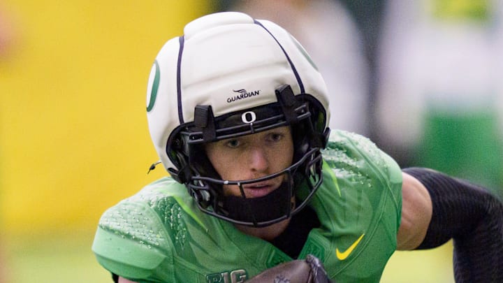 Oregon defensive back Dillon Thieneman 