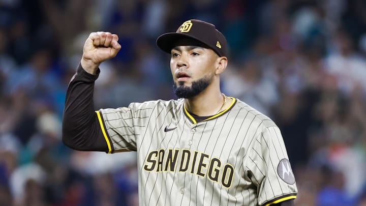 Aug 26, 2025; Seattle, Washington, USA; San Diego Padres pitcher Robert Suarez (75) reacts following the final out against the Seattle Mariners at T-Mobile Park. Mandatory Credit: Joe Nicholson-Imagn Images Aug 26, 2025; Seattle, Washington, USA; San Diego Padres pitcher Robert Suarez (75) reacts following the final out against the Seattle Mariners at T-Mobile Park. Mandatory Credit: Joe Nicholson-Imagn Images