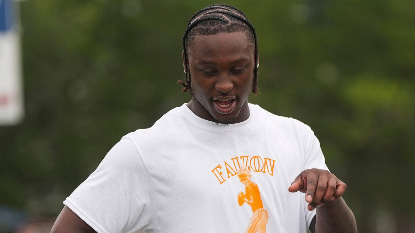 Did Tennessee Football Make the Right Choice With Faizon Brandon?