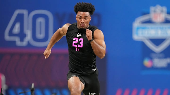 Oregon tight end Kenyon Sadiq during the NFL Scouting Combine at Lucas Oil Stadium. Oregon tight end Kenyon Sadiq during the NFL Scouting Combine at Lucas Oil Stadium.