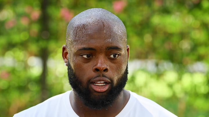 Miami Dolphins guard Robert Jones