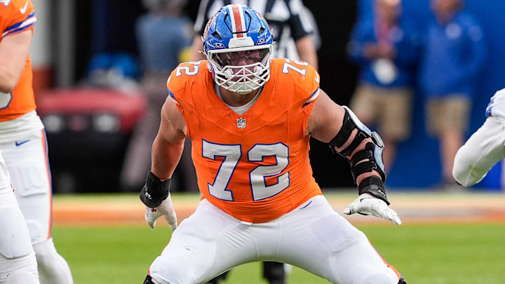 October 26, 2025: Denver Broncos offensive tackle Garett Bolles (72) looks to make a block in the second half of the football game between the Denver Broncos and Dallas Cowboys.