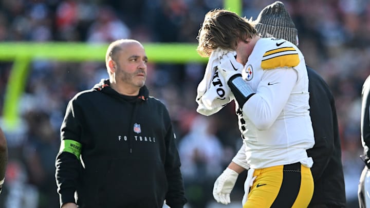 Pittsburgh Steelers v Cleveland Browns