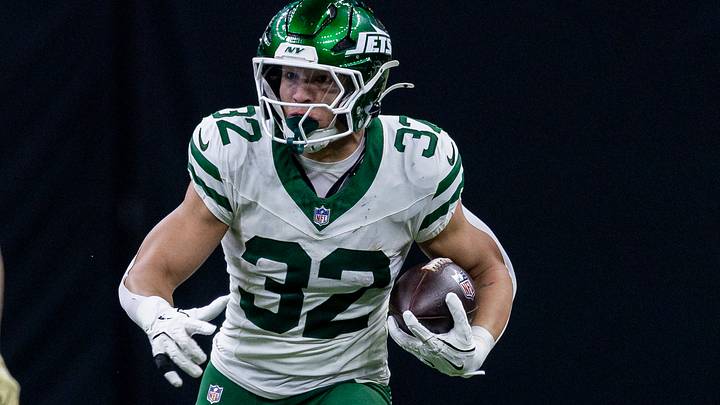 The Jets haven't used RB Isaiah Davis all that often this season, but that needs to change this weekend. The Jets haven't used RB Isaiah Davis all that often this season, but that needs to change this weekend.