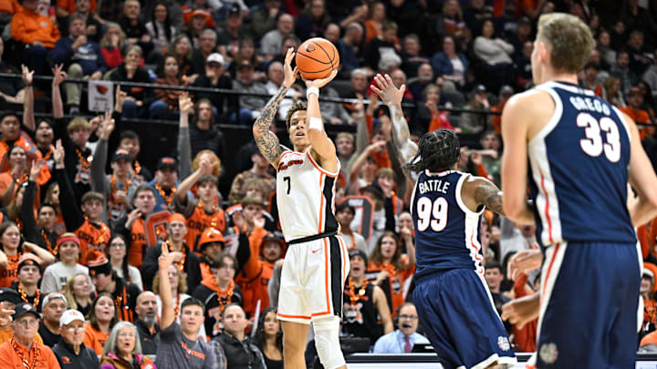 Jan 16, 2025; Corvallis, Oregon, USA; Oregon State Beavers guard Nate Kingz (7) shoots the ball against defensive pressure by Gonzaga Bulldogs guard Khalif Battle (99) during the first half at Gill Coliseum. Mandatory Credit: Craig Strobeck-Imagn Images Jan 16, 2025; Corvallis, Oregon, USA; Oregon State Beavers guard Nate Kingz (7) shoots the ball against defensive pressure by Gonzaga Bulldogs guard Khalif Battle (99) during the first half at Gill Coliseum. Mandatory Credit: Craig Strobeck-Imagn Images