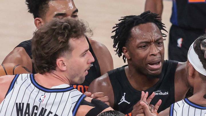 New York Knicks forward OG Anunoby and Orlando Magic center Wendell Carter Jr. are separated. New York Knicks forward OG Anunoby and Orlando Magic center Wendell Carter Jr. are separated.