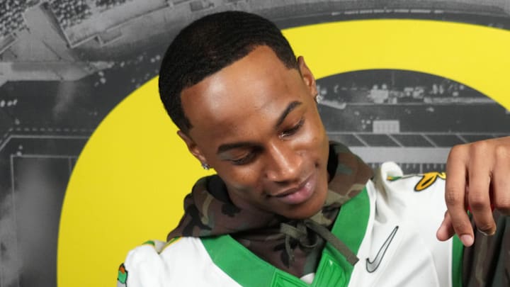 Dec 30, 2024; Los Angeles, CA, USA; Oregon Ducks wide receiver Evan Stewart (7) poses during Rose Bowl media day at Sheraton Grand LA. 