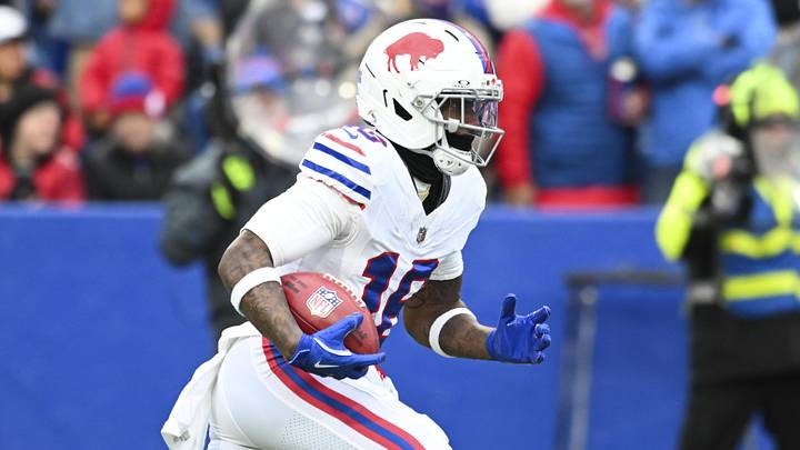 Buffalo Bills wide receiver Mecole Hardman (16) returns a kickoff against the Tampa Bay Buccaneers during the first quarter of the game at Highmark Stadium. Buffalo Bills wide receiver Mecole Hardman (16) returns a kickoff against the Tampa Bay Buccaneers during the first quarter of the game at Highmark Stadium.