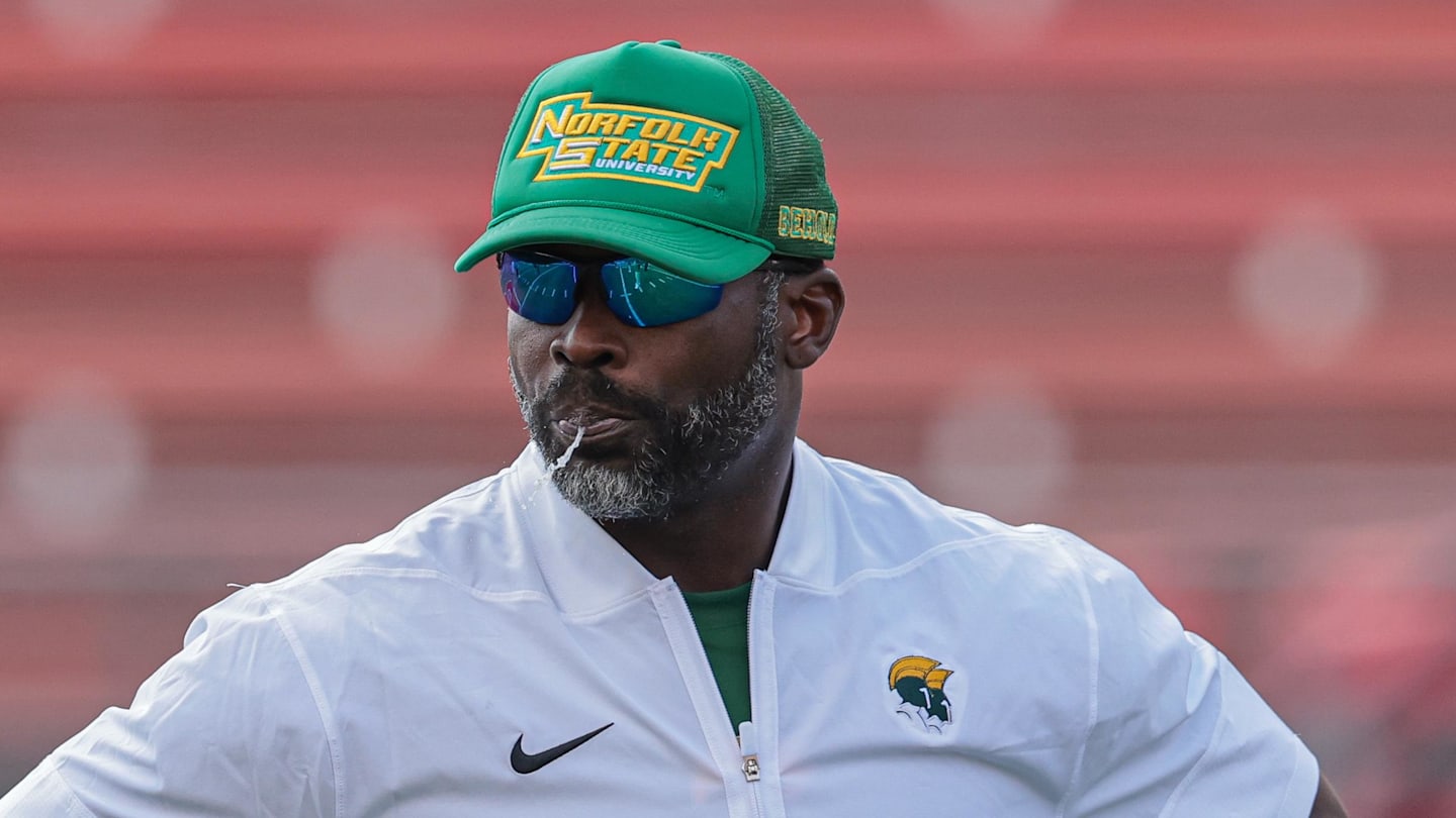 Michael Vick Says Deion Sanders 'Really Helpful' as Both NFL Stars Turn to College Coaching