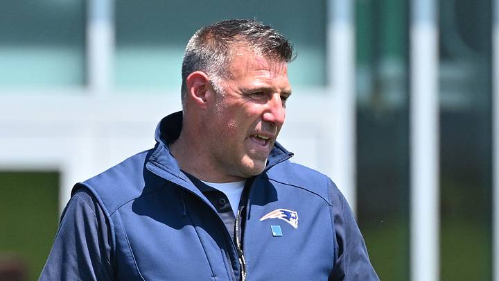 New England Patriots head coach Mike Vrabel New England Patriots head coach Mike Vrabel