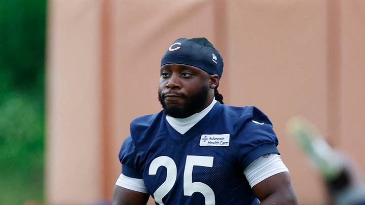 Jun 11, 2026; Lake Forest, IL, USA; Chicago Bears running back Kyle Monangai (25) stretches during Minicamp at Halas Hall. Mandatory Credit: Kamil Krzaczynski-Imagn Images Jun 11, 2026; Lake Forest, IL, USA; Chicago Bears running back Kyle Monangai (25) stretches during Minicamp at Halas Hall. Mandatory Credit: Kamil Krzaczynski-Imagn Images