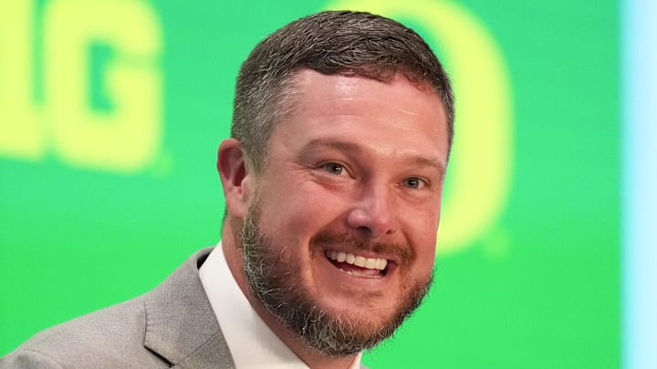 Jul 23, 2025; Las Vegas, NV, USA; Oregon head coach Dan Lanning speaks to the media during the Big Ten NCAA college football media days at Mandalay Bay Resort. Mandatory Credit: Lucas Peltier-Imagn Images