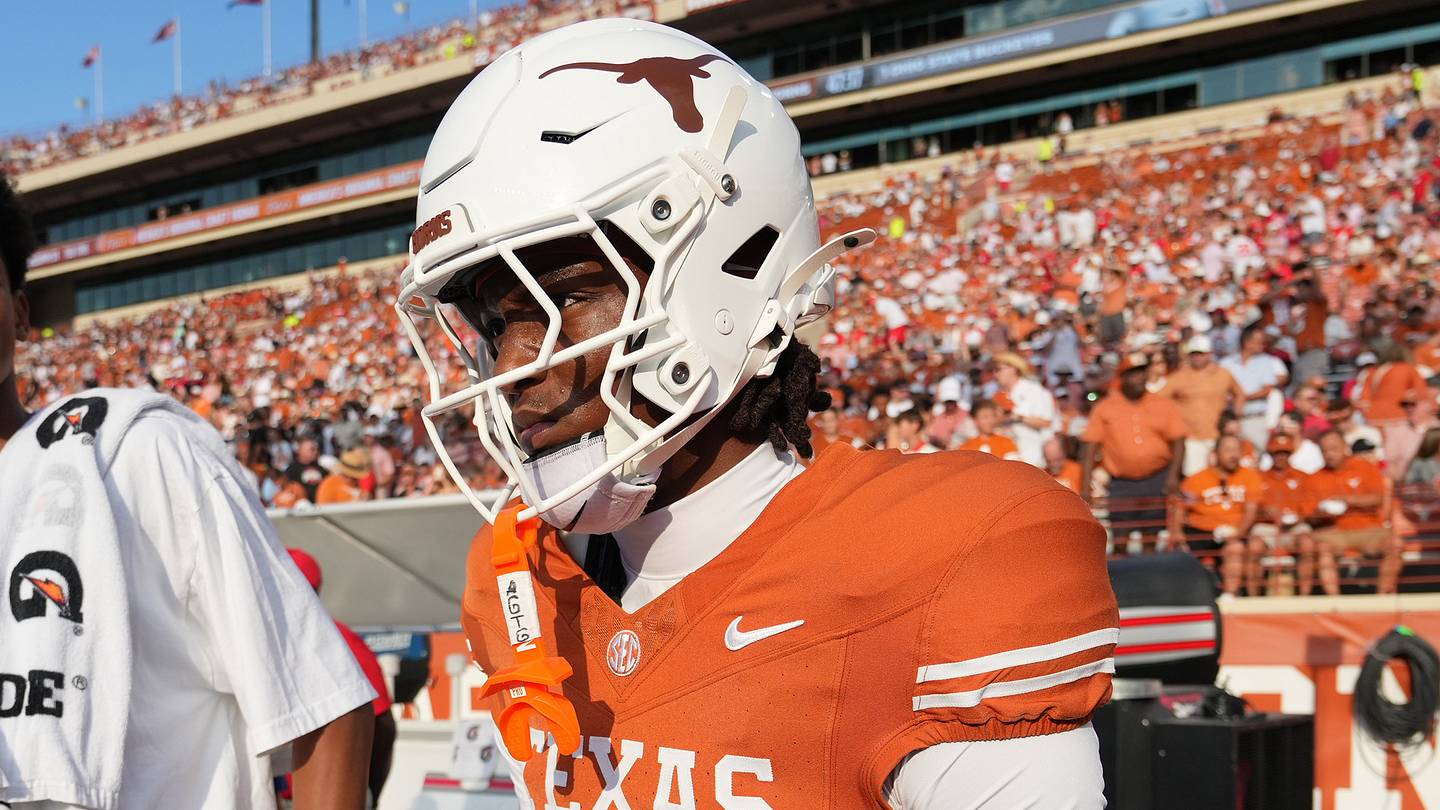 Why Cam Coleman Wore Ty’Anthony Smith’s Jersey on Final Play of Texas vs Ohio State