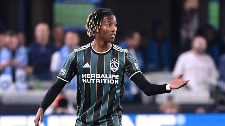 Cabral's red card had a big influence on Wednesday's match. Cabral's red card had a big influence on Wednesday's match.