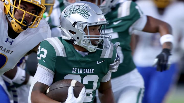 De La Salle welcomes Lakeland (Fla.) to Concord, California this week for a East vs. West high school football showdown. De La Salle welcomes Lakeland (Fla.) to Concord, California this week for a East vs. West high school football showdown.