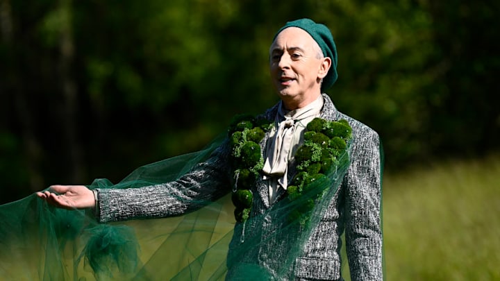 THE TRAITORS -- "I Will Bury You Under The Sand" Episode 304 -- Pictured: Alan Cumming -- (Photo by: Euan Cherry/Peacock)