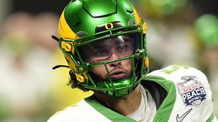 Oregon Ducks quarterback Dante Moore